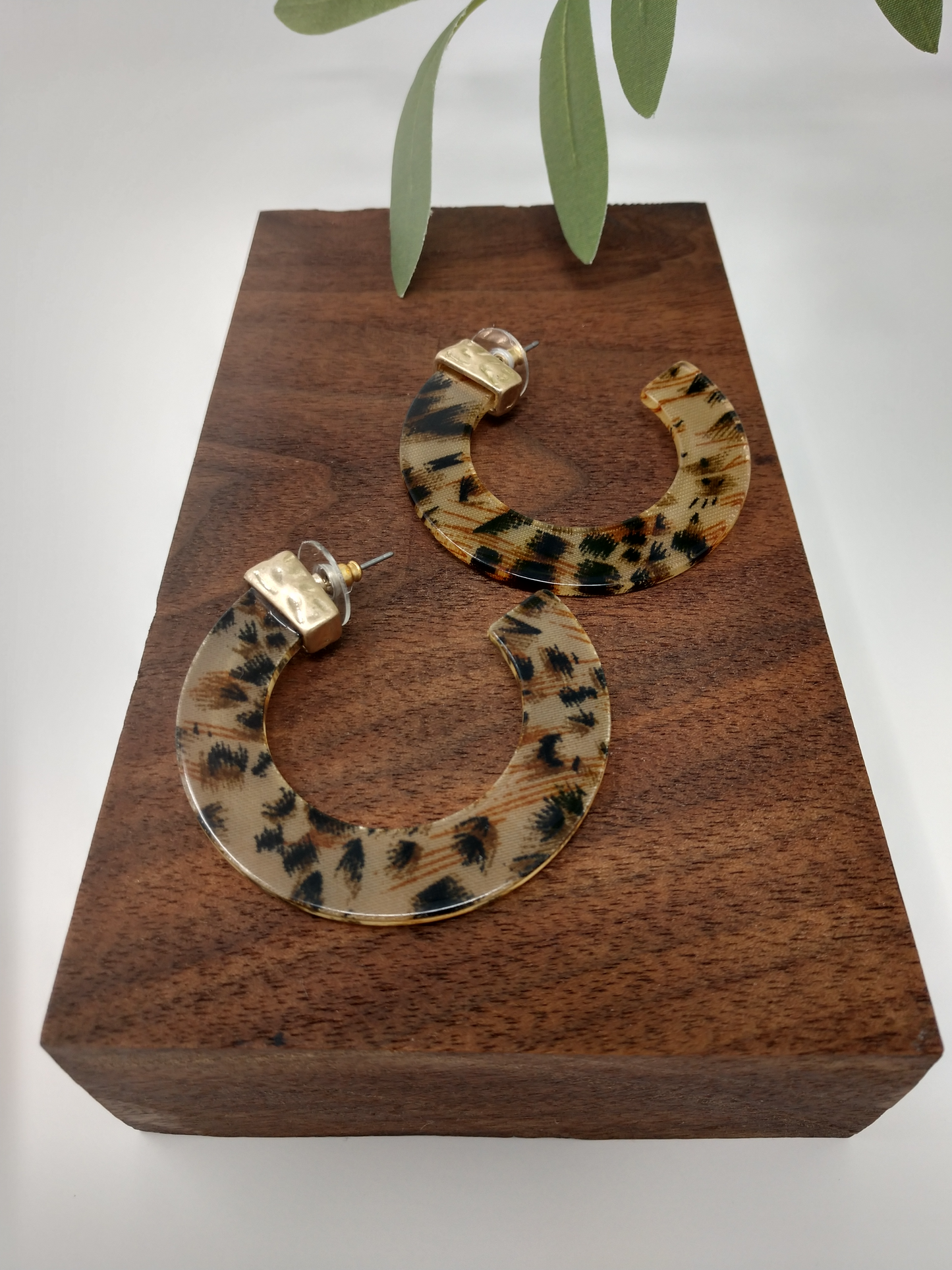 Gold tone & leopard flat c hoop earring 2"