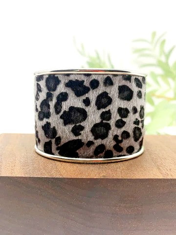 Black Cheetah Cuff Bracelet Fashion jewelry is a great way to add affordable fun, colorful, trendy pieces to your collection.